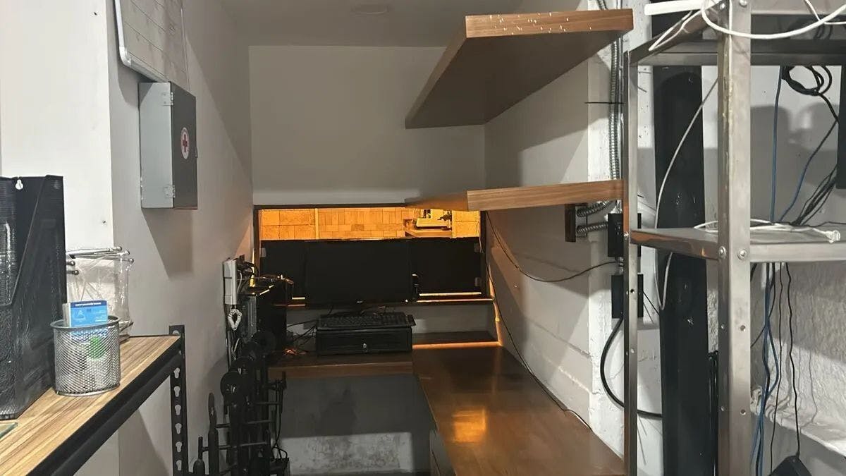 Local Comercial Spot2