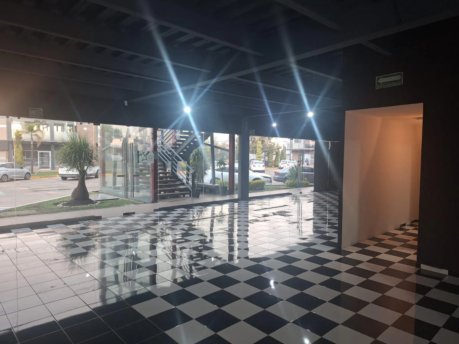 Local Comercial Spot2