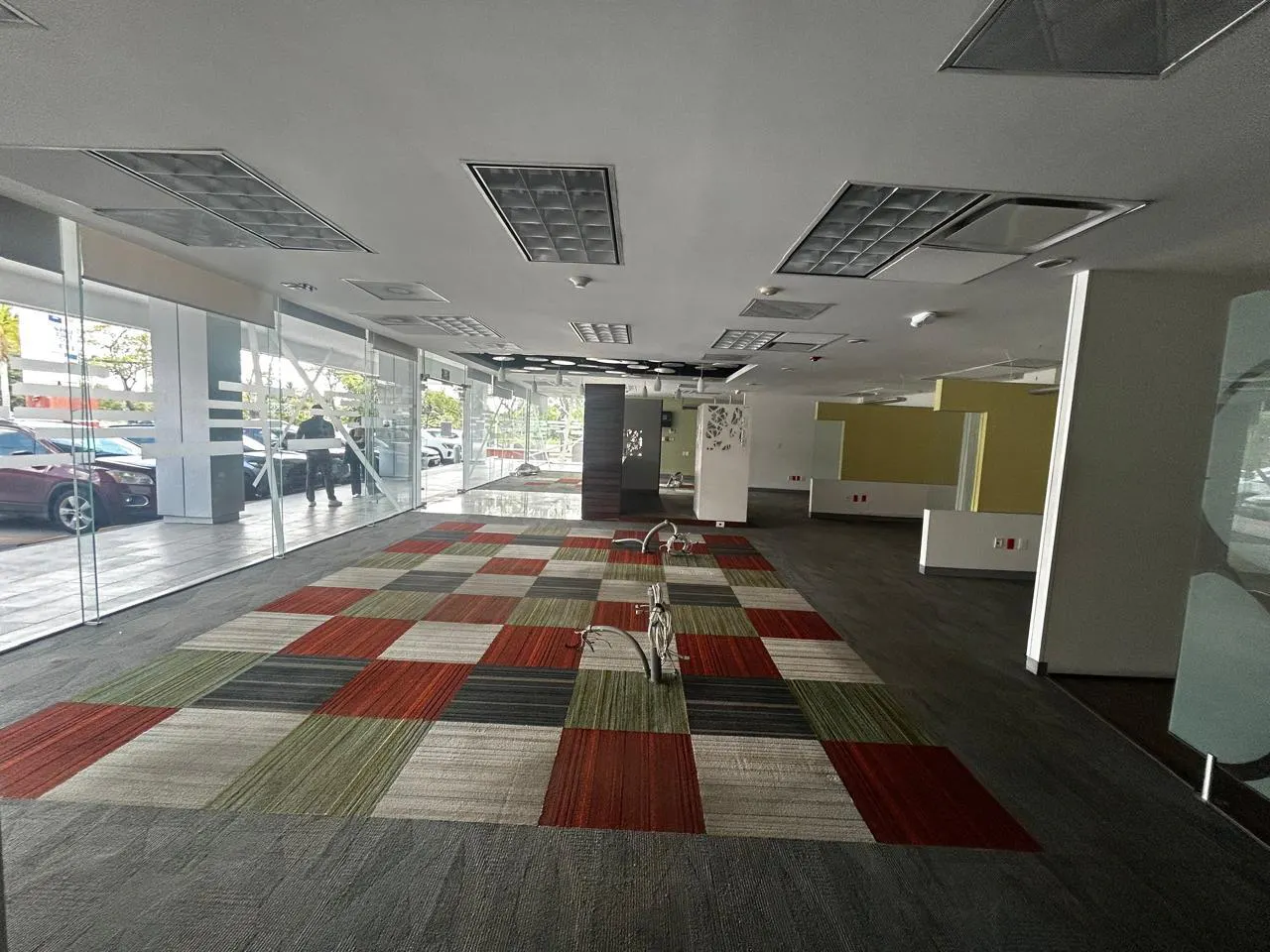 Local Comercial Spot2