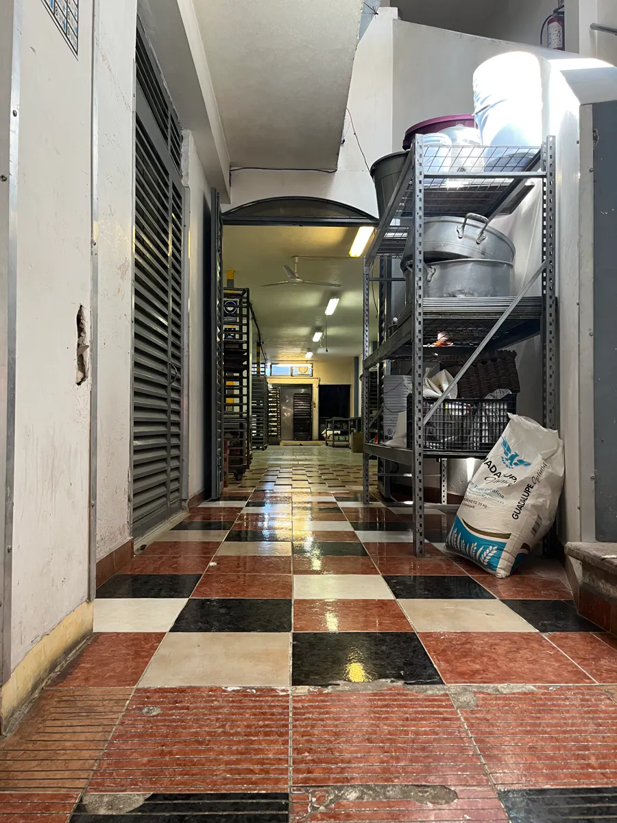 Local Comercial Spot2