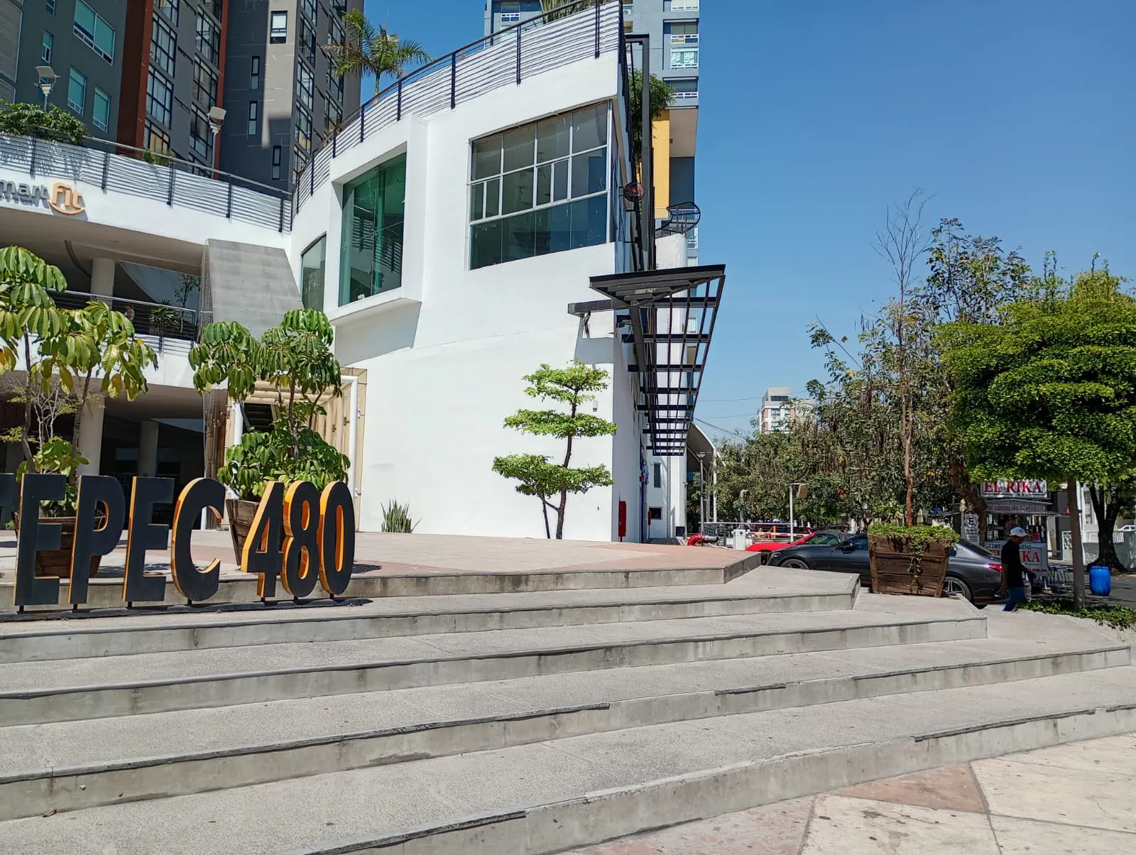 Local Comercial Spot2