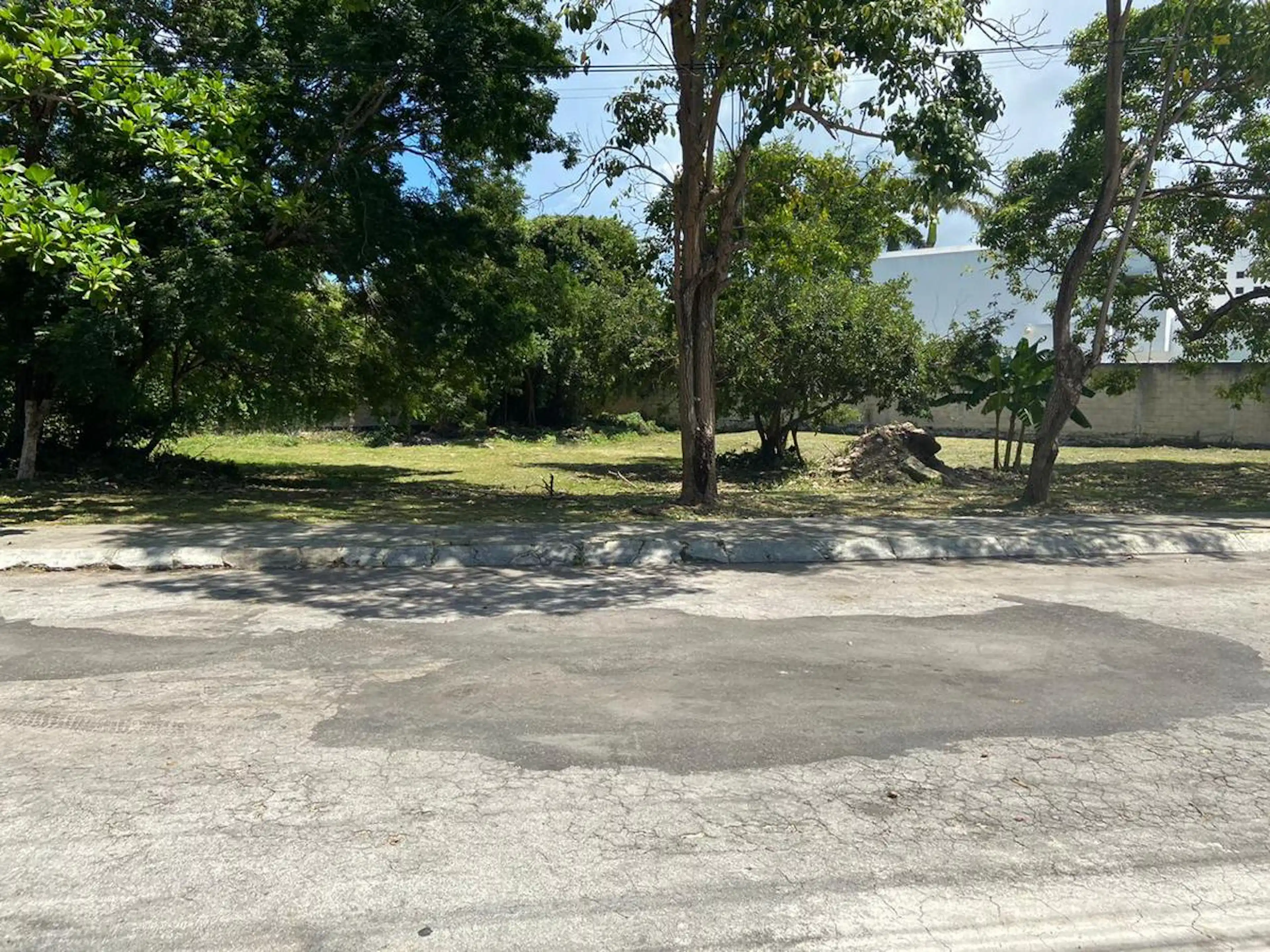 Terreno En Venta En Resd. Campestre De 1,113 M2 En Esquina Sm 309 Mz 4 Lt 14 Paseos Del Sol C2887