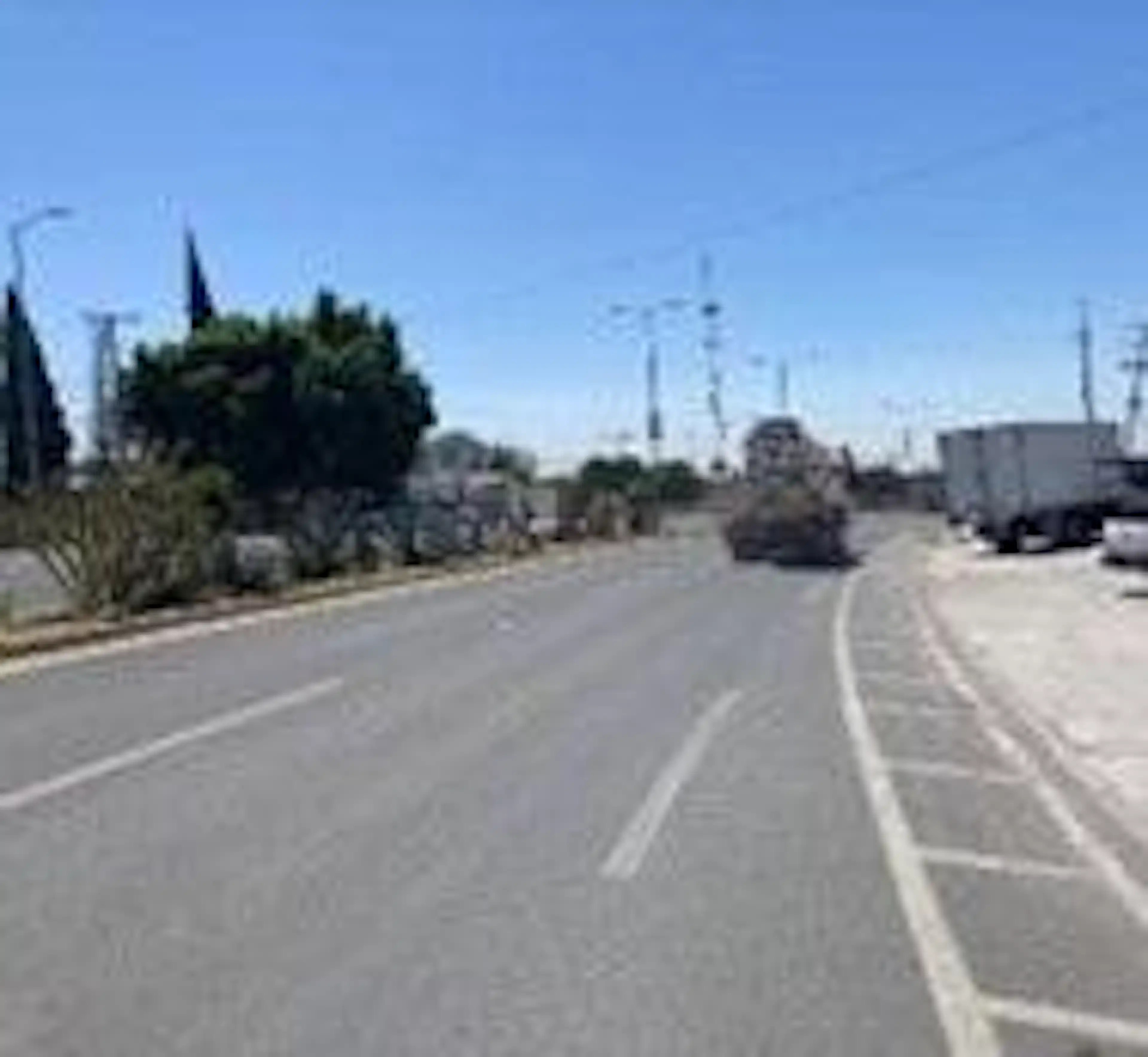 Bodegas Y Locales  En La Misma Propiedad Sobre Av  Chichimequillas En San Jose El Alto,. Fray Junipero Serra S/N