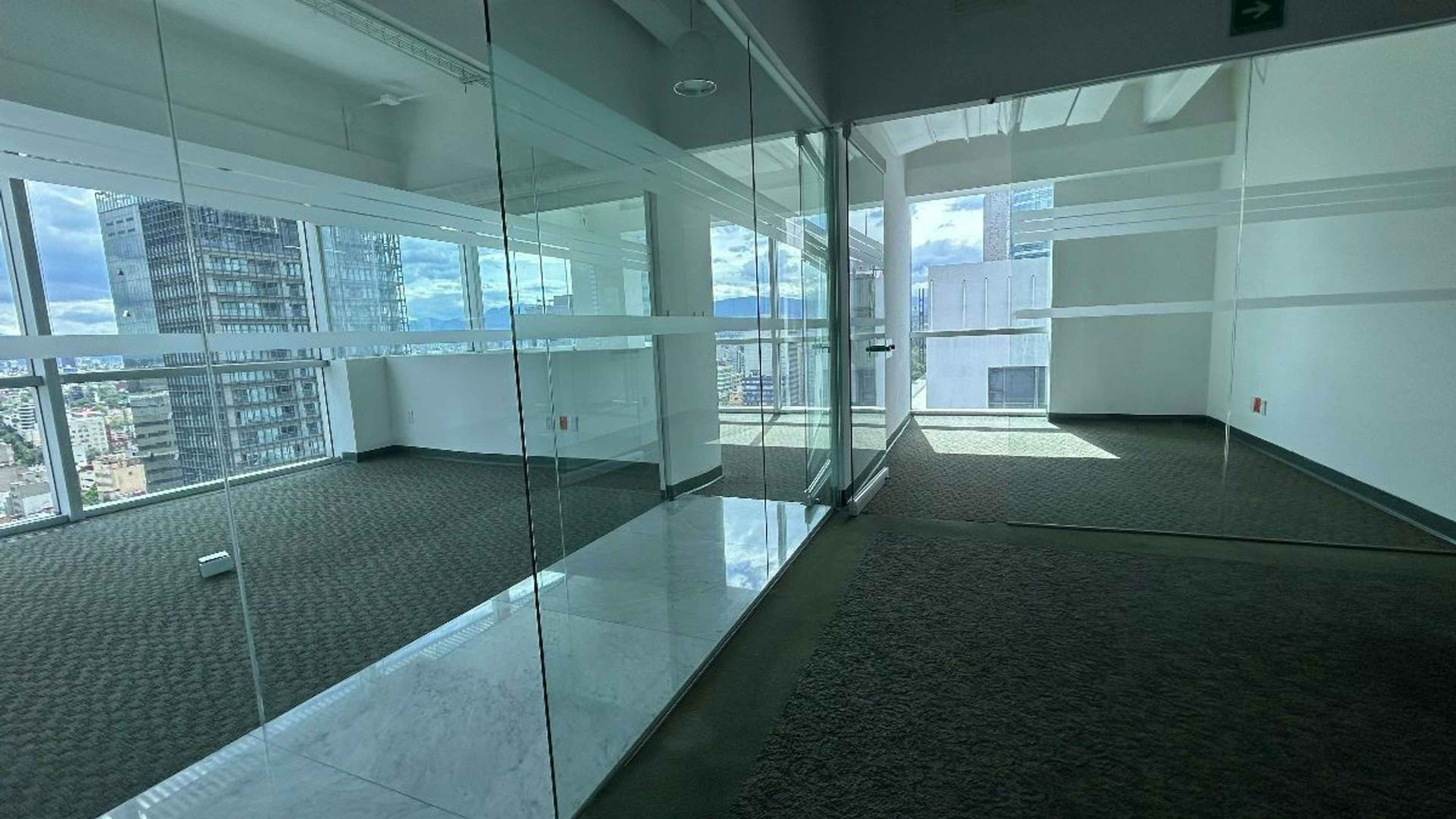 Av. P.º De La Reforma 300