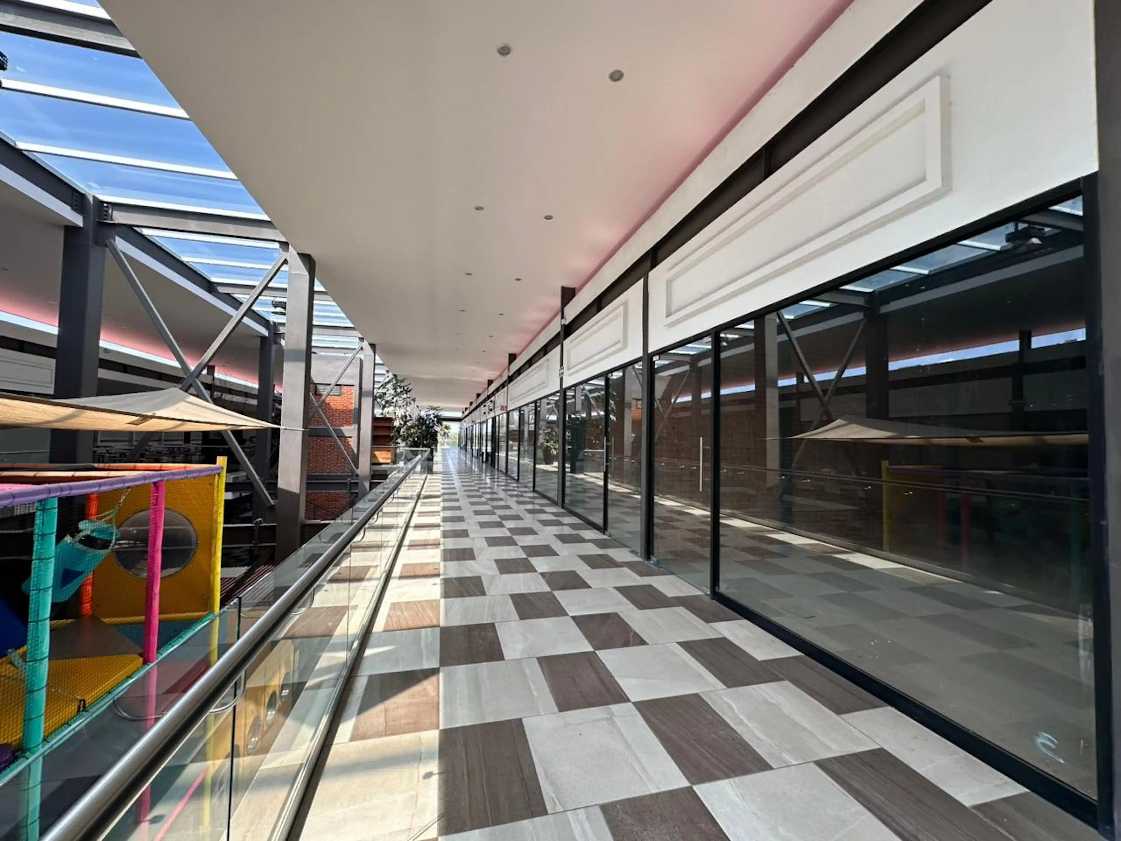 Local Renta Nueva Plaza El Marques Queretaro S/N