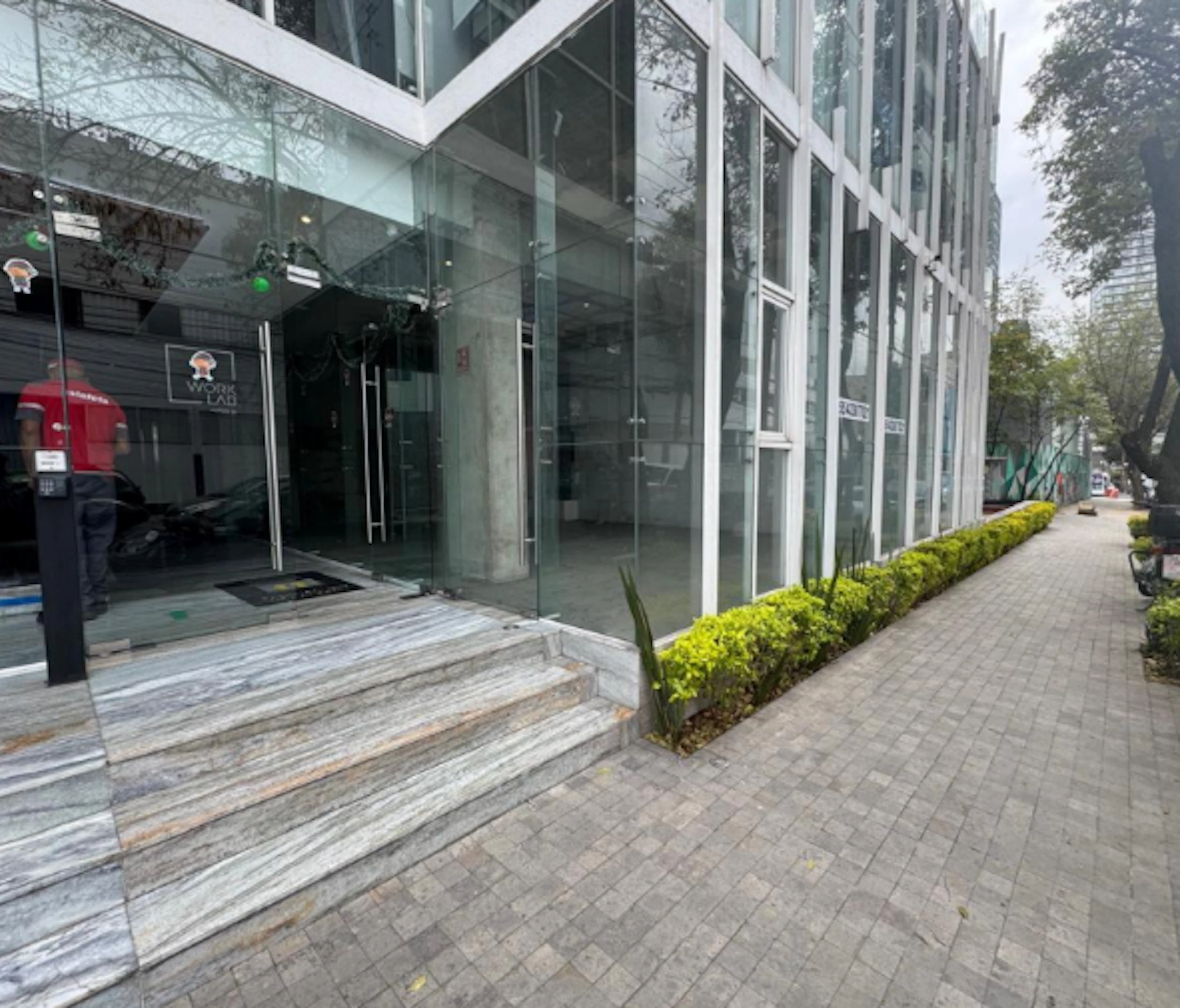 Local Comercial Spot2