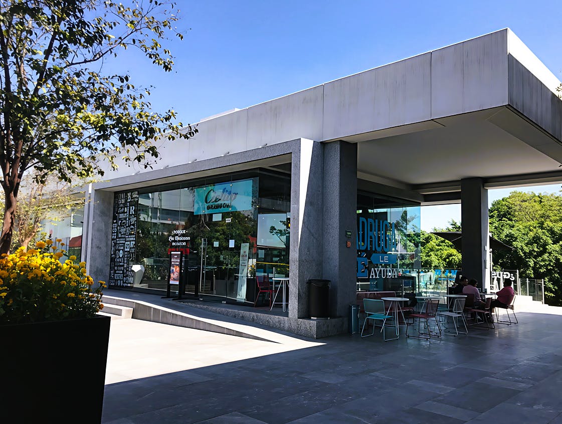 Local Comercial Spot2