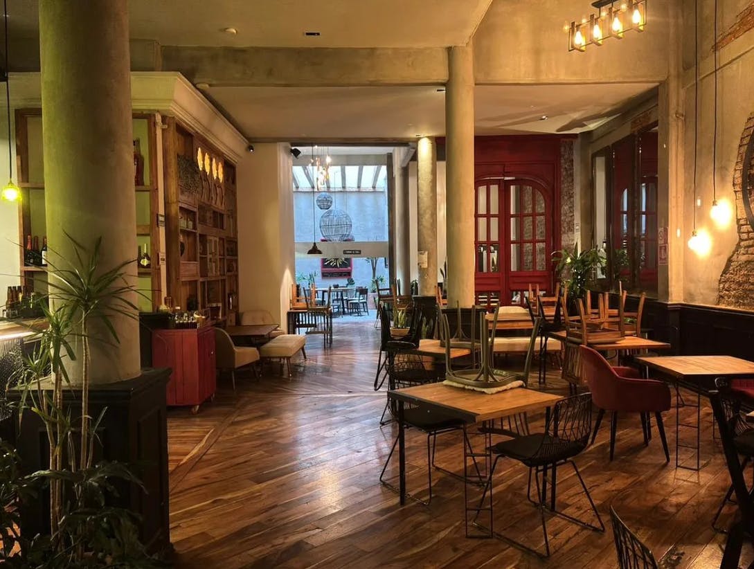 Local Comercial Spot2