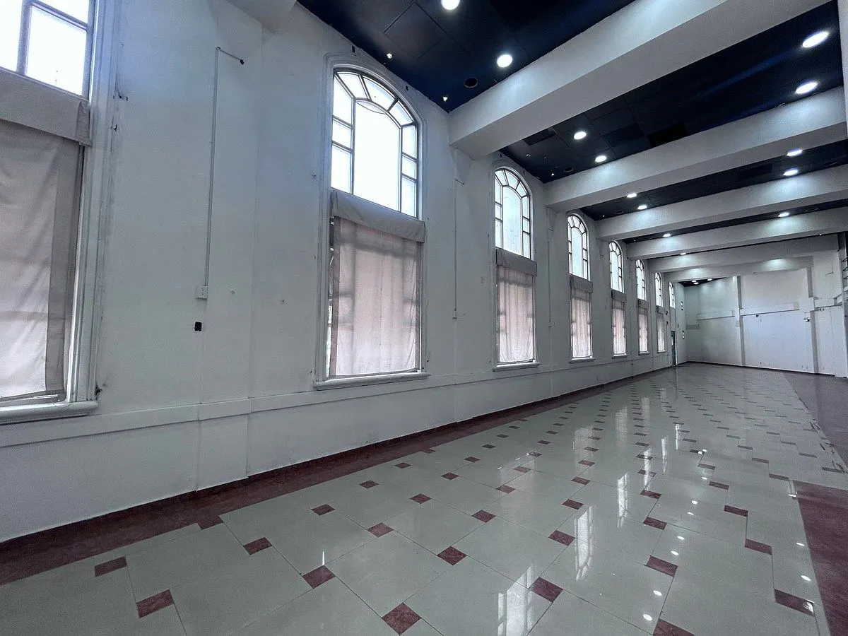 Local Comercial Spot2