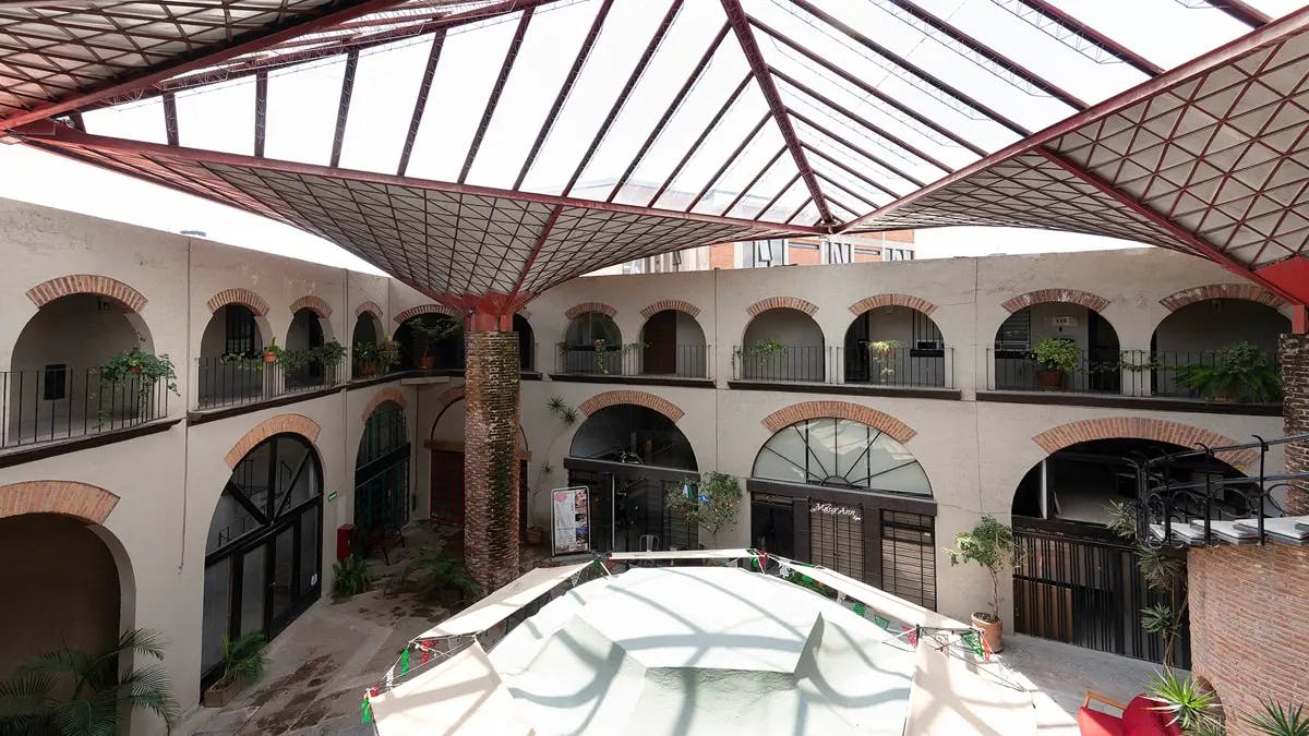 Local Comercial Spot2