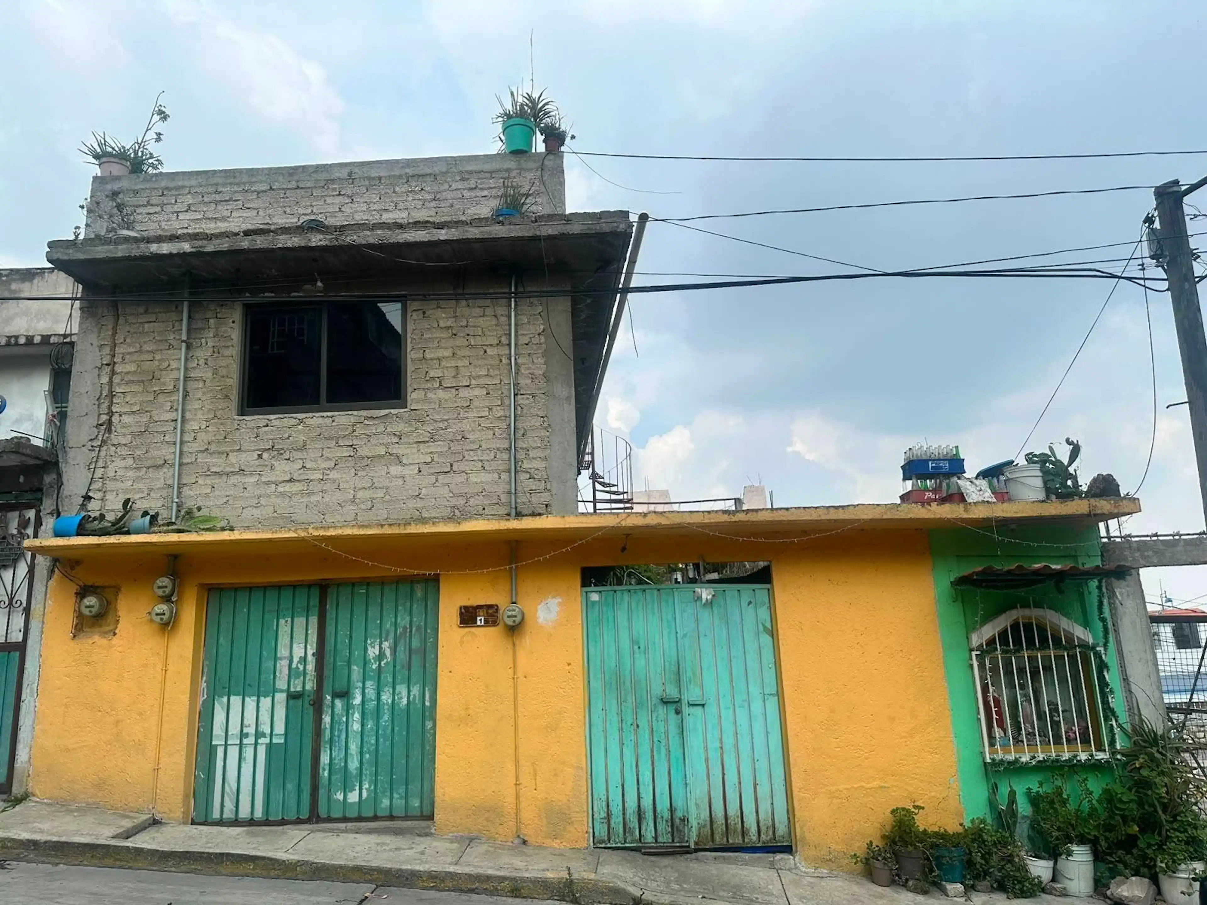 Terreno con construcción, en venta en Bosques de San Martín