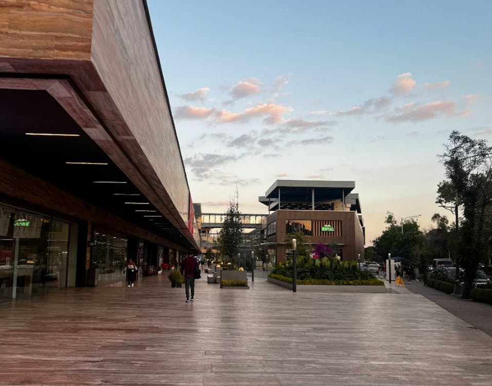 Local Comercial Spot2