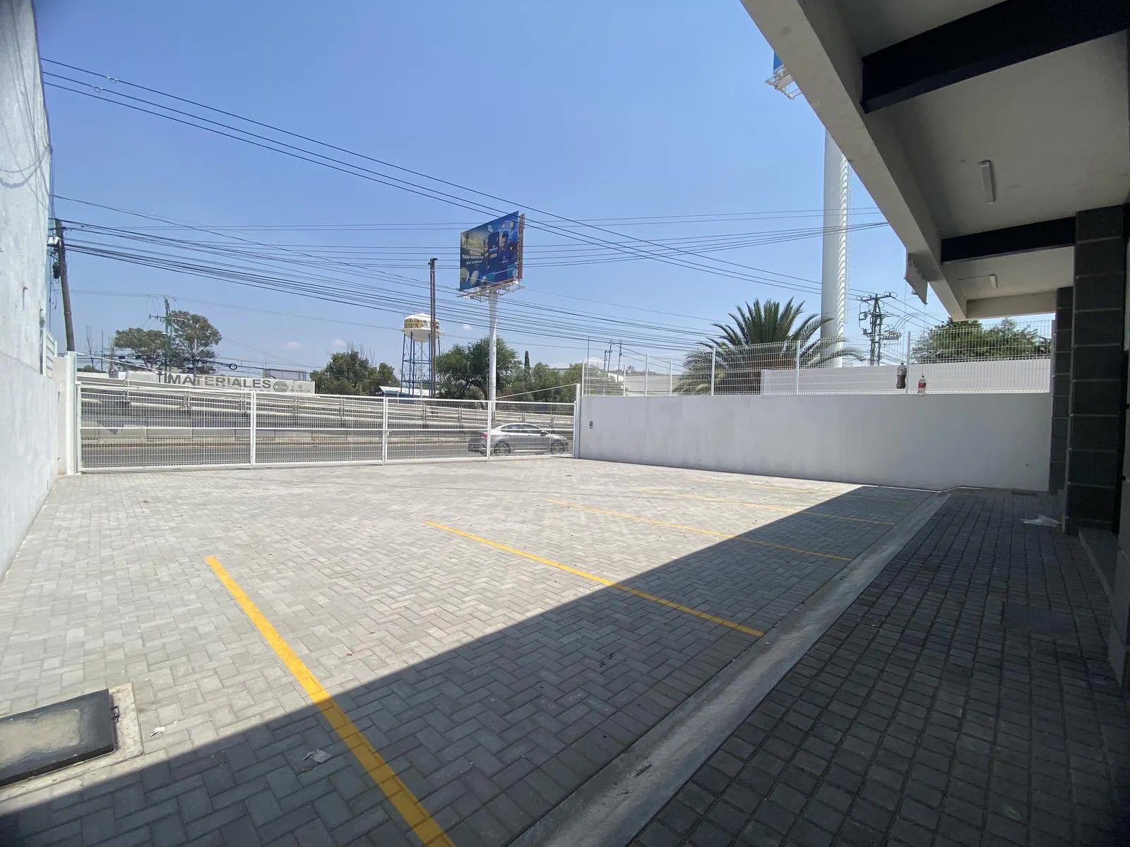 Local Comercial Spot2