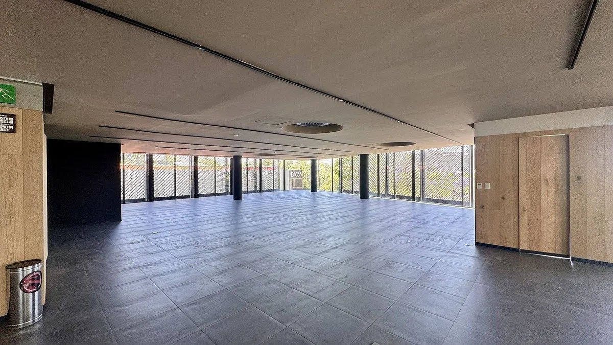 Local Comercial Spot2