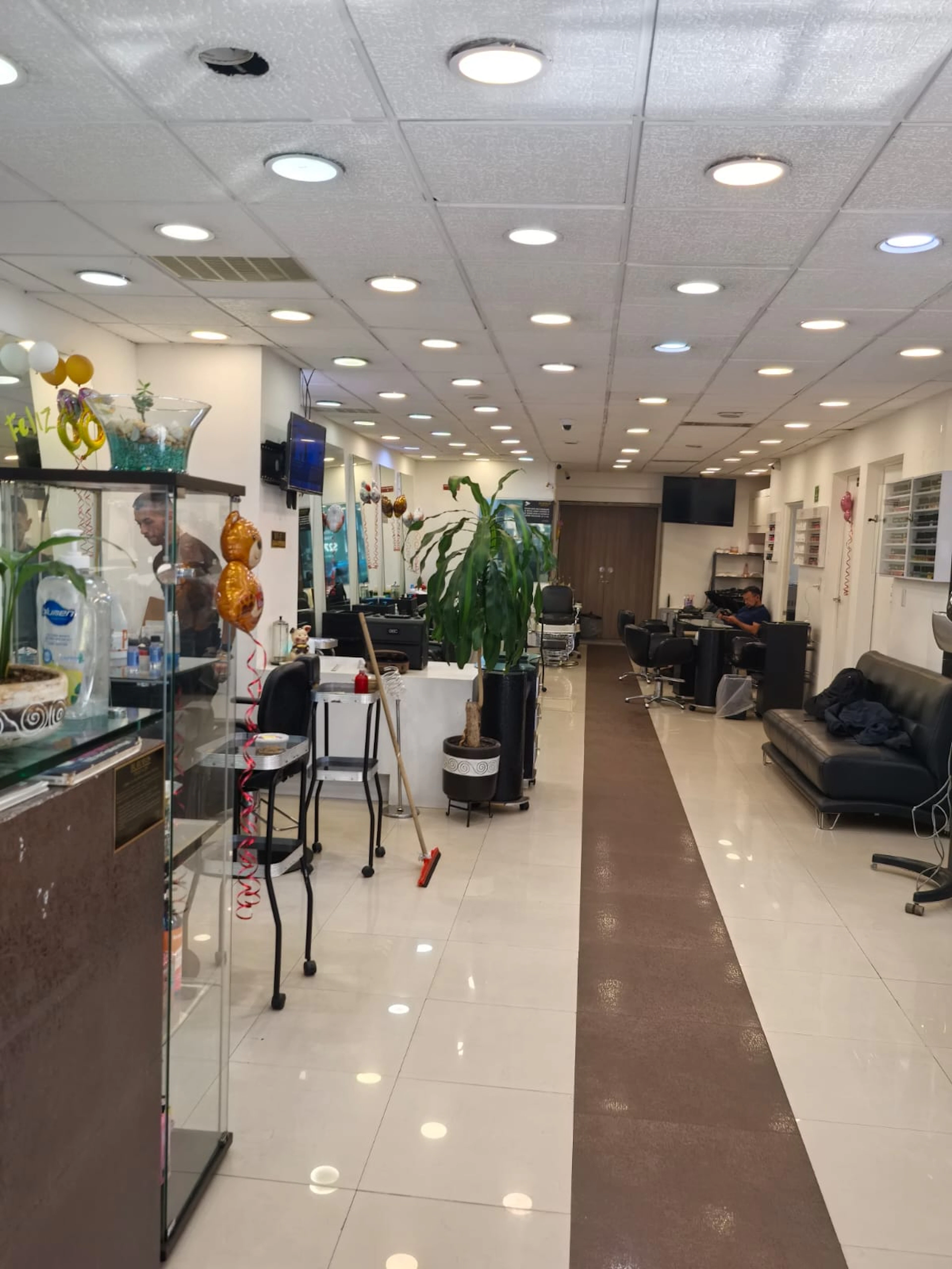 Local Comercial Spot2