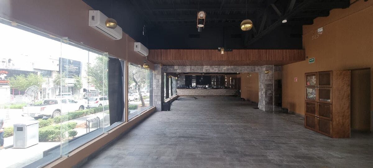 Local Comercial Spot2