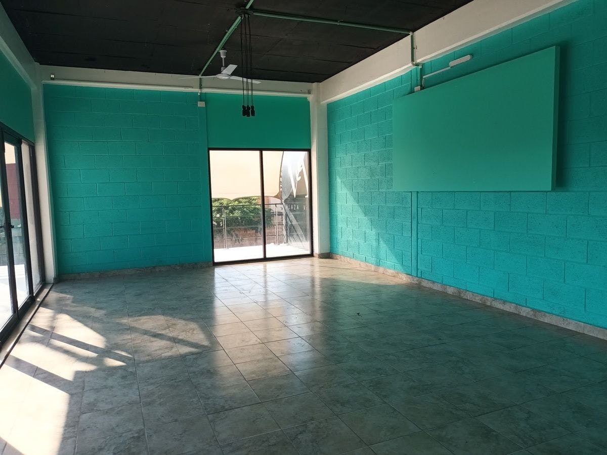 Local Comercial Spot2