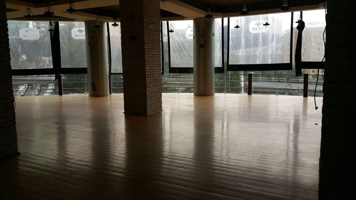 Local Comercial Spot2