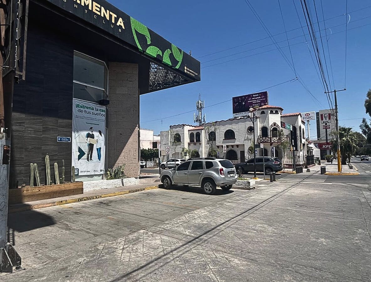 Local Comercial Spot2