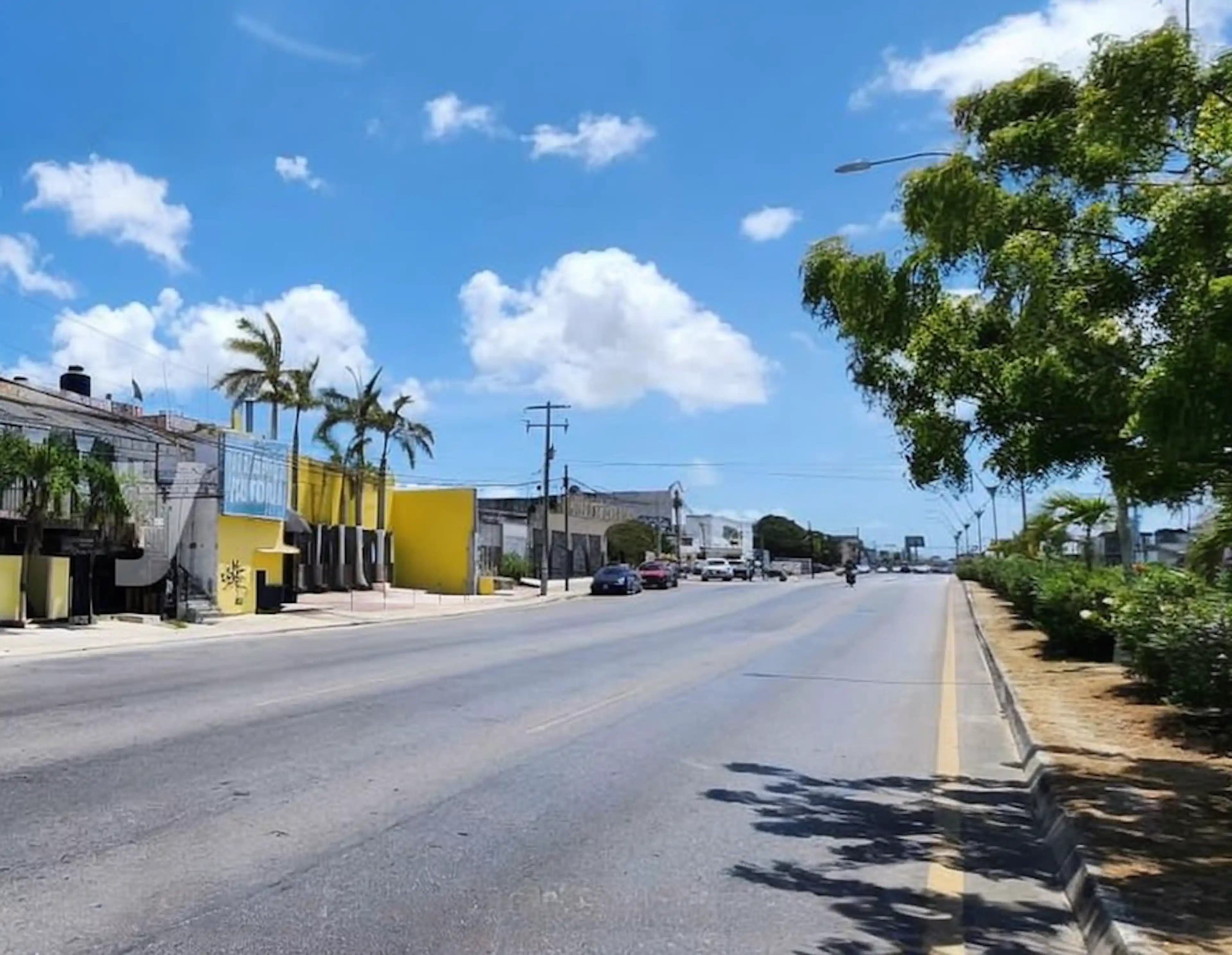 Edificio En Venta, 480 M2 De Terreno, Av. Jose Lopez Portillo, Sm 94, Cancun. 480