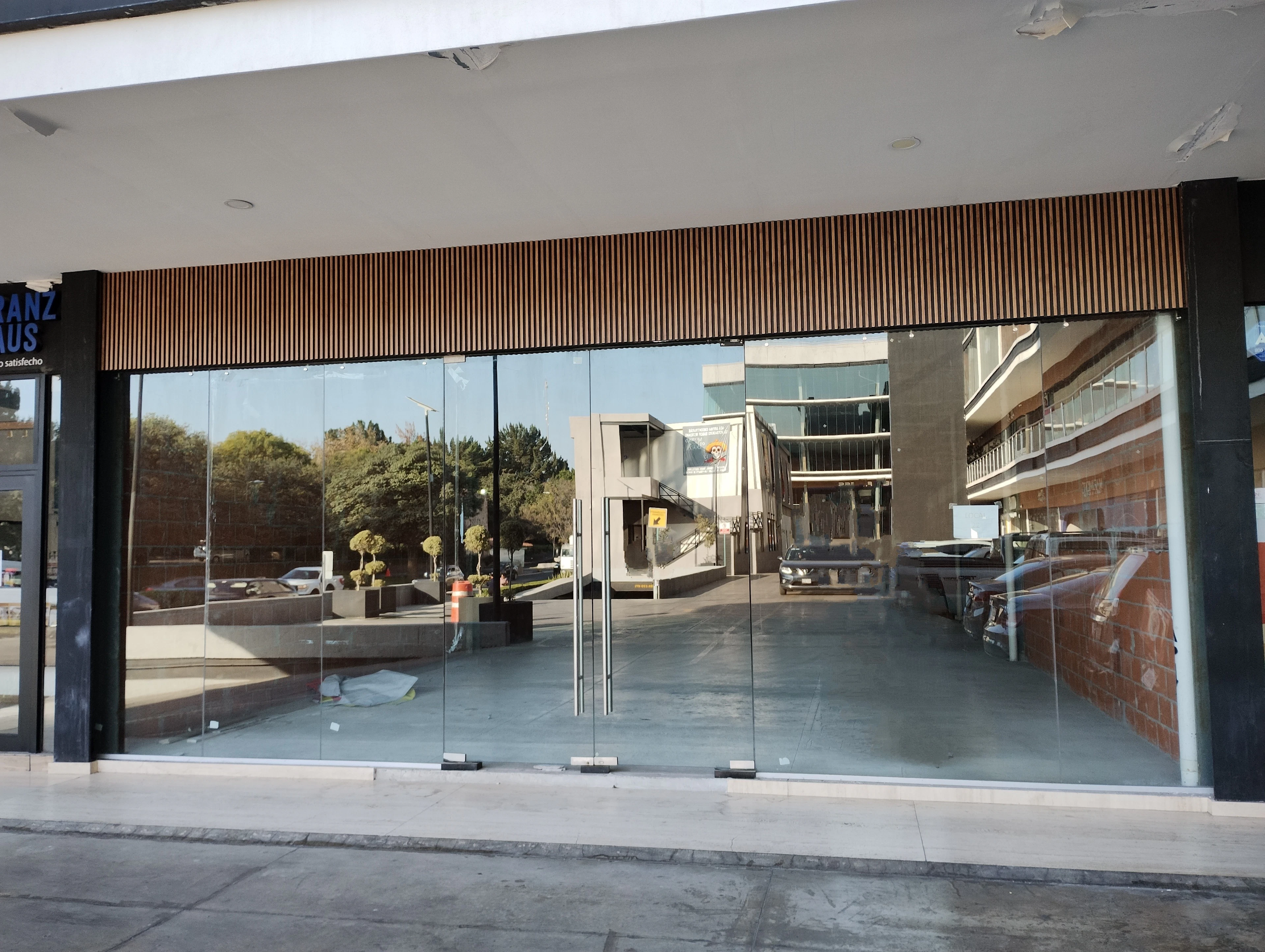 Local Comercial Spot2