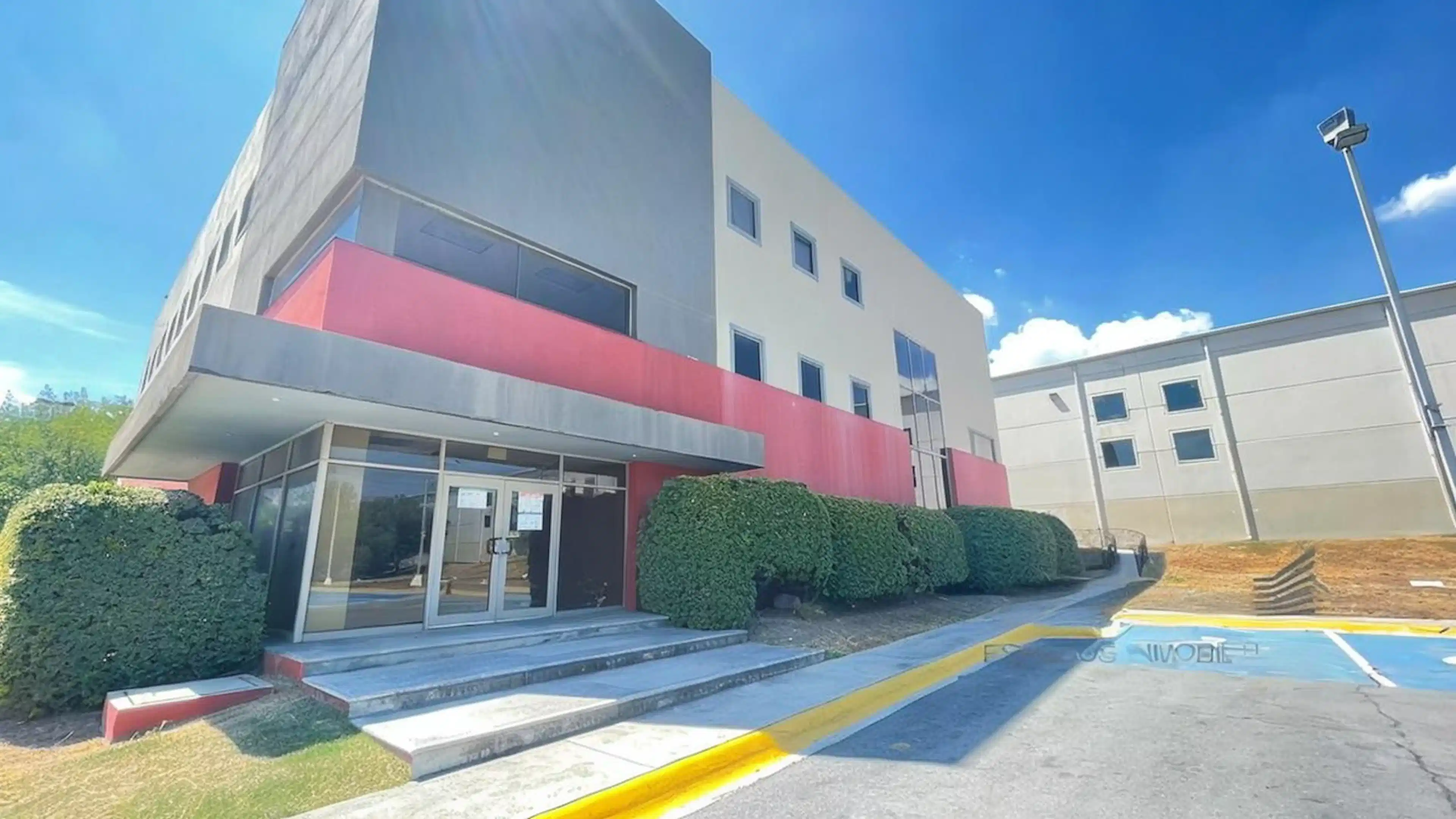 OFICINA EN RENTA EN ESCOBEDO S/N