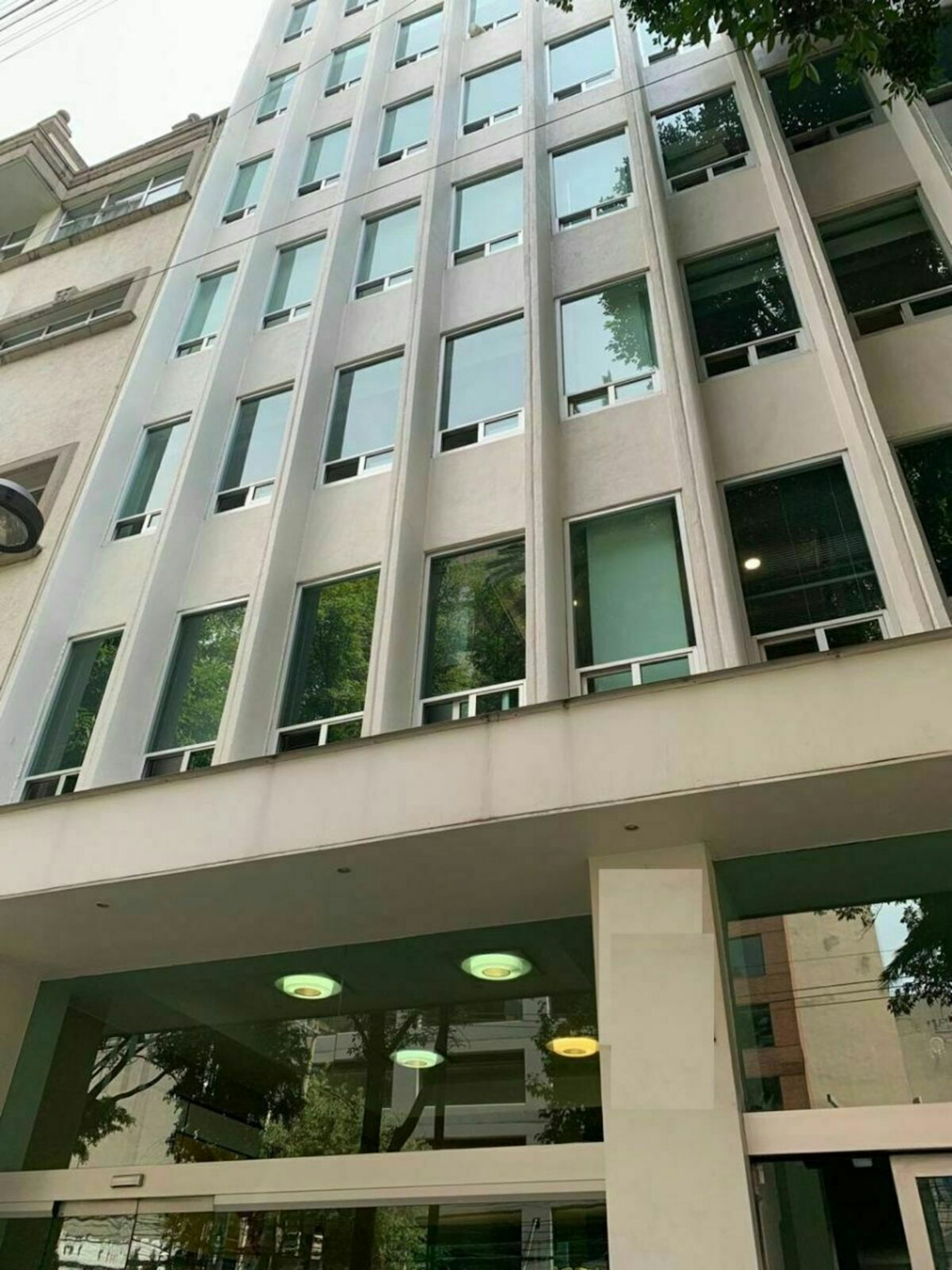 Spot image 0