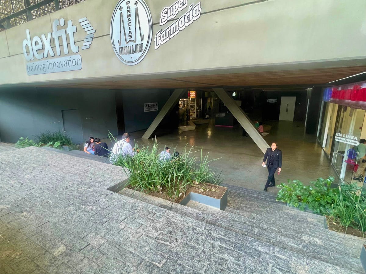 Local Comercial Spot2