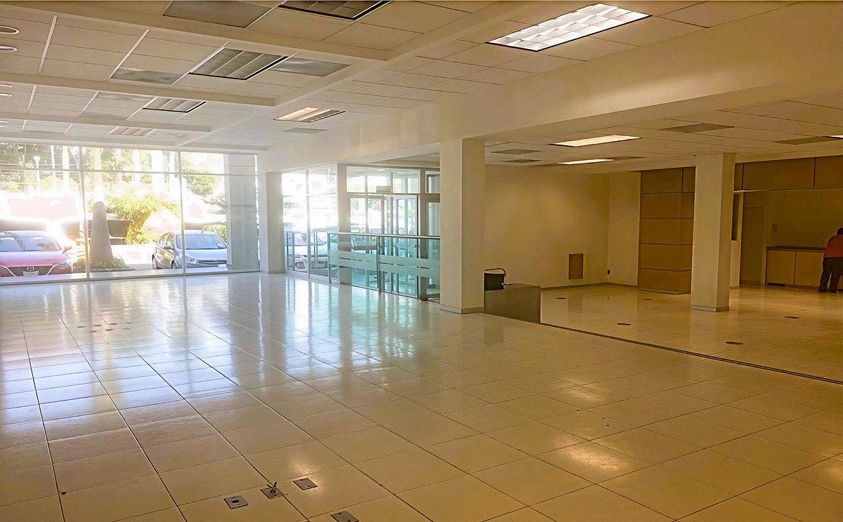 Local Comercial Spot2