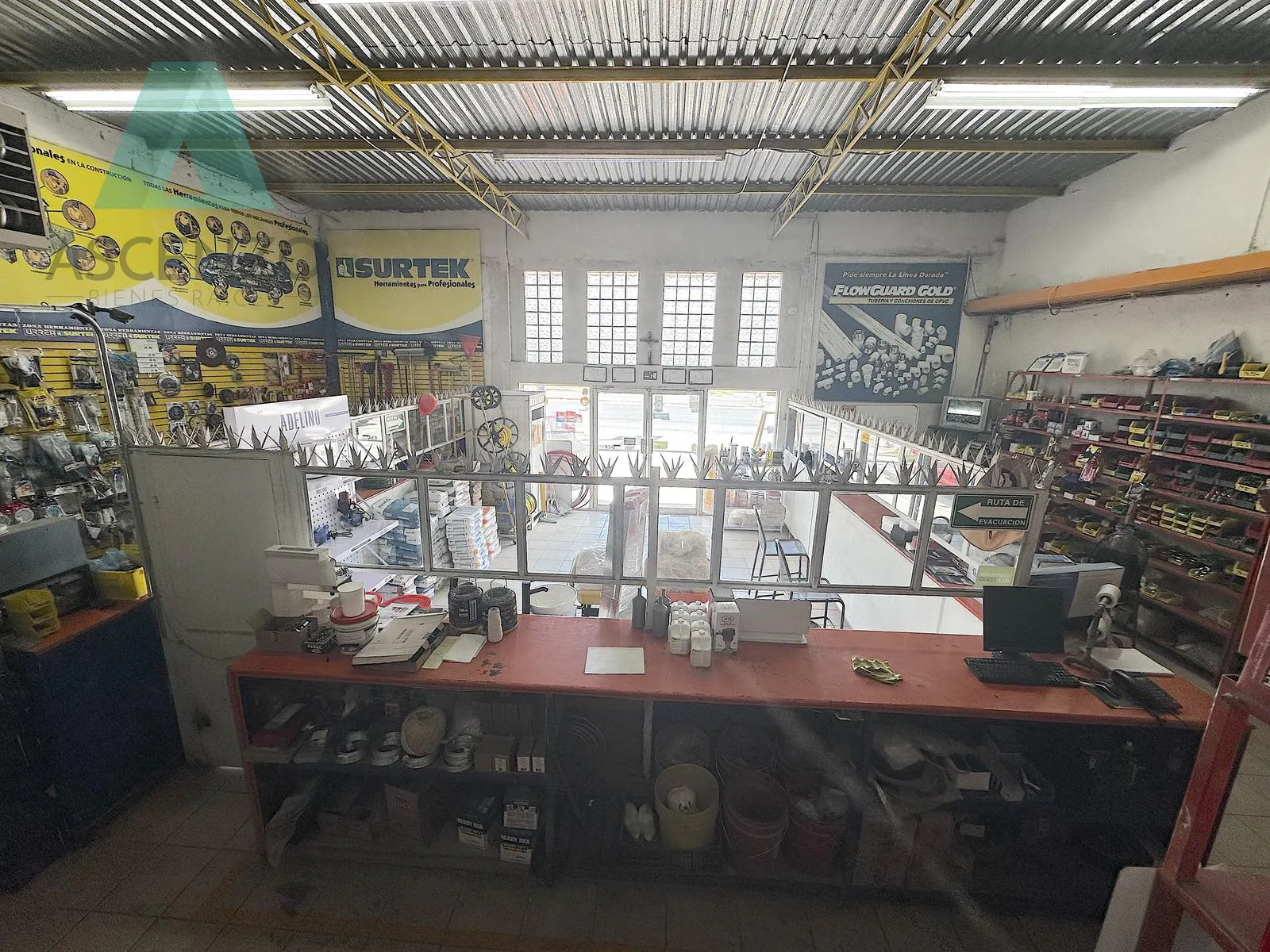 Local Comercial Spot2