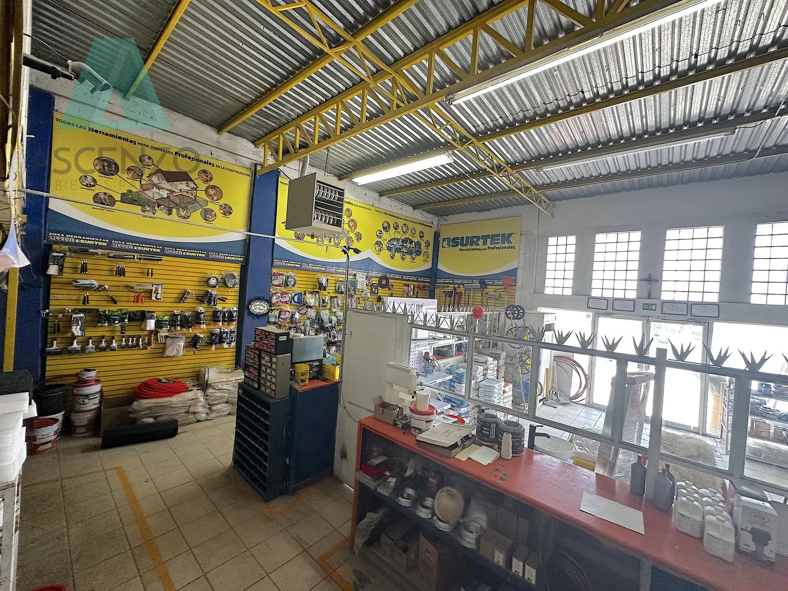 Local Comercial Spot2