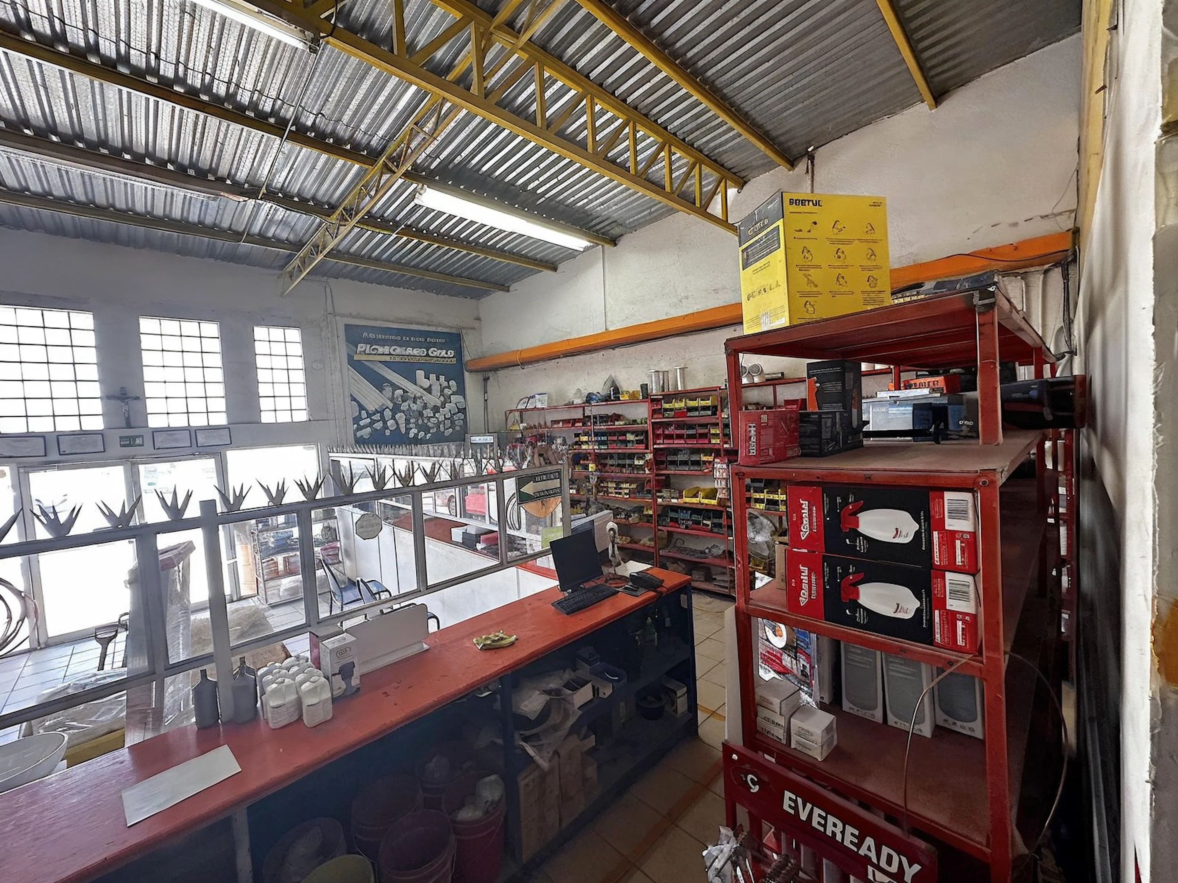 Local Comercial Spot2