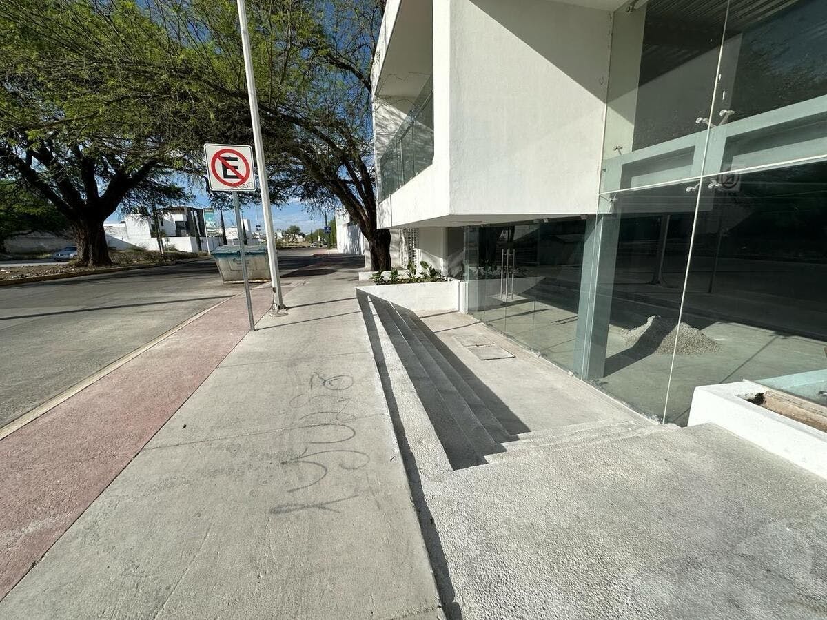 Local Comercial Spot2