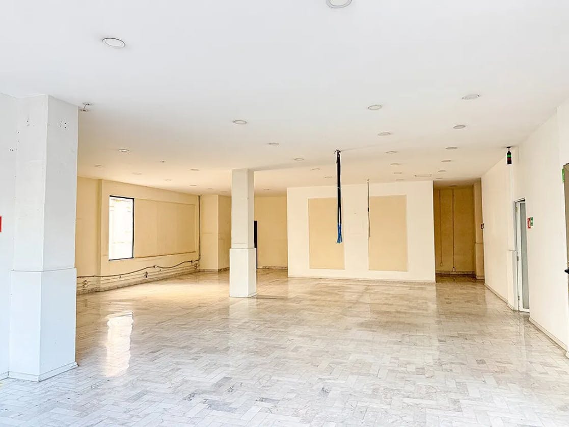 Local Comercial Spot2